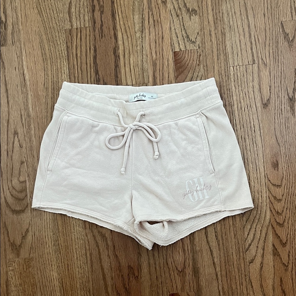 Hollister Women's Cream Shorts